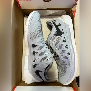 NIKE FLEX 2014 RN MENS 9.5